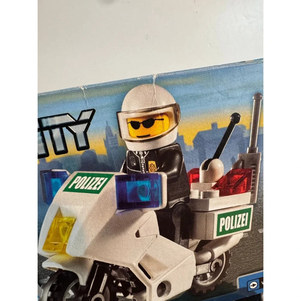 LEGO City Police Motorcycle 7235 New Unused Retired‎ Set